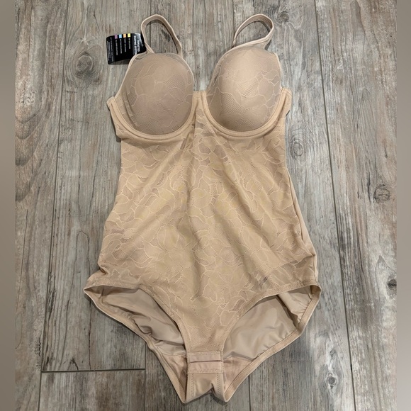 Bali Shapewear Firm Control Full Body Briefer with Lace Ultra Light Nude 36B - Picture 1 of 11